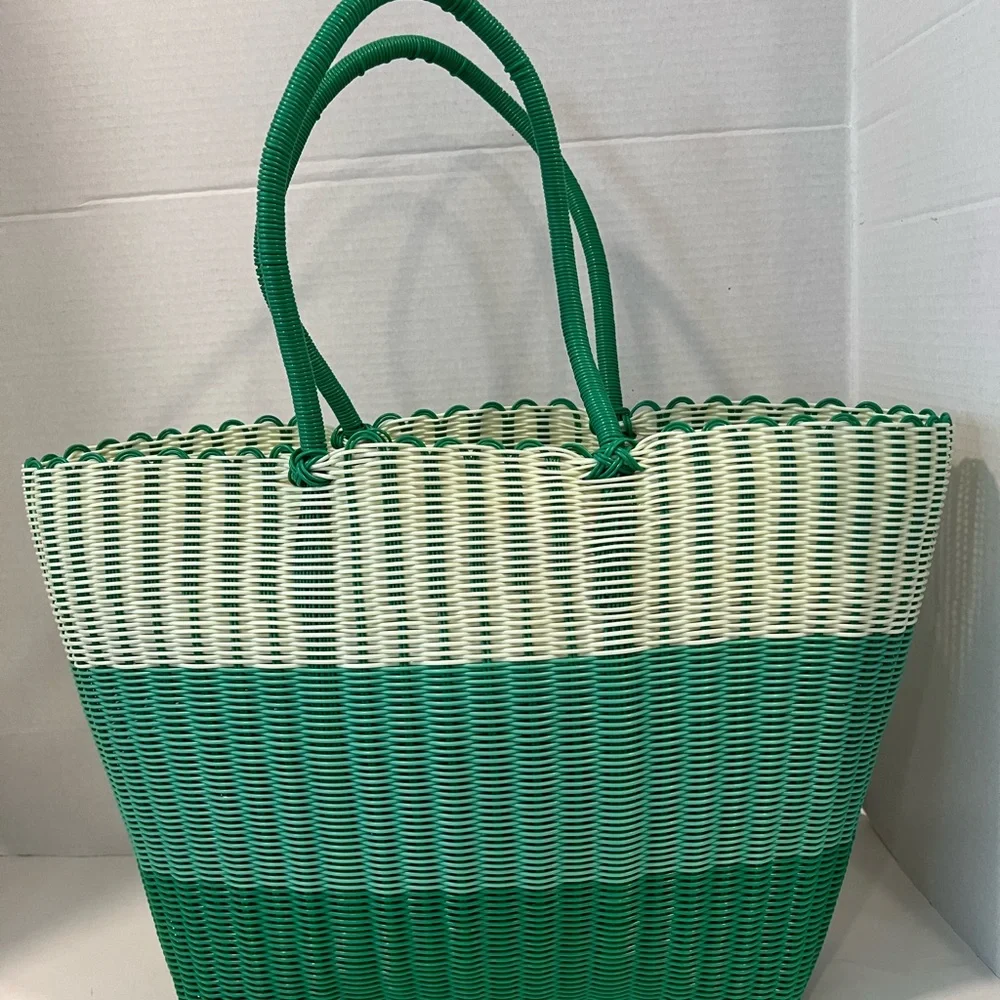 Elegant Green and Cream Hand-Woven Plastic Tote Bag Beach Summer Shopping